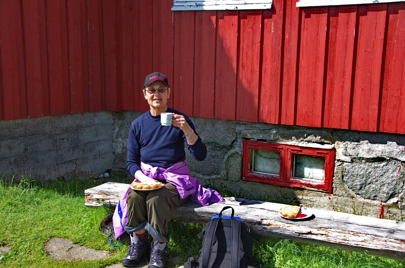 IMGP1785.JPG - Kaffe og vaffel i solveggen